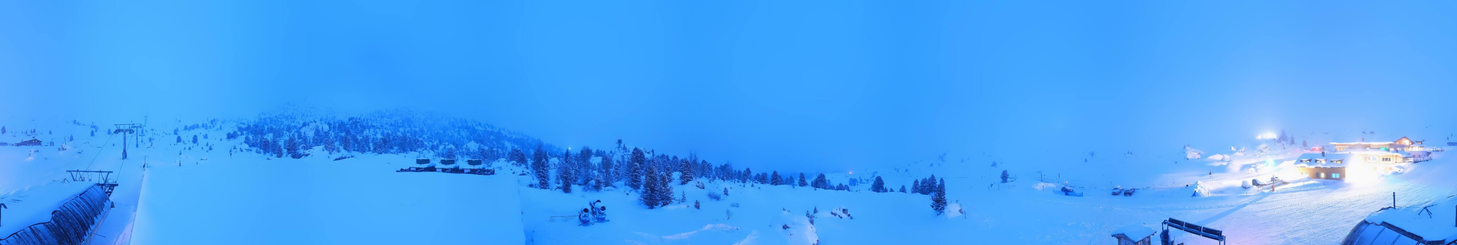 Archived image Webcam Sasso Levante chairlift, valley station