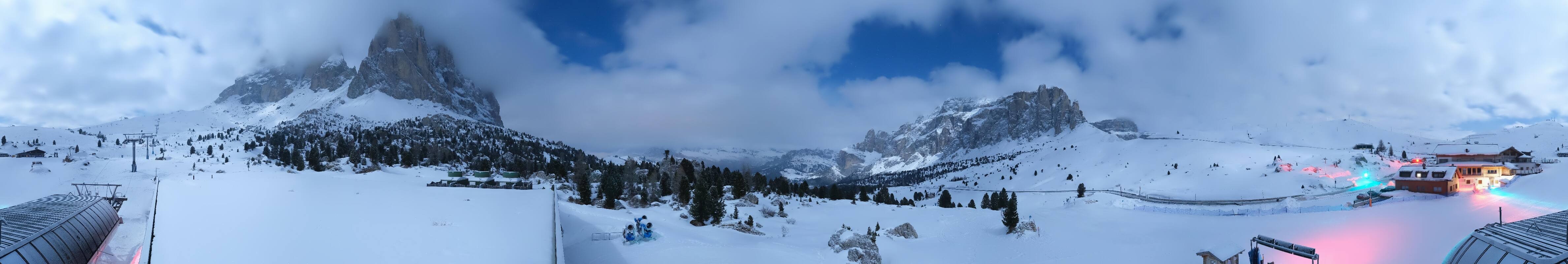 Archived image Webcam Sasso Levante chairlift, valley station