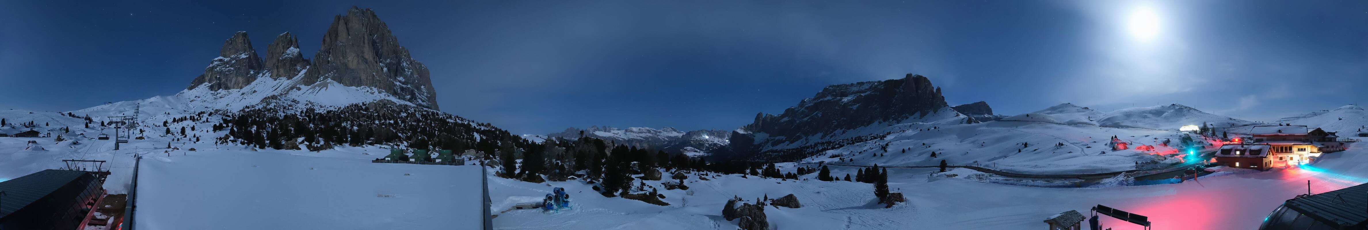 Archived image Webcam Sasso Levante chairlift, valley station