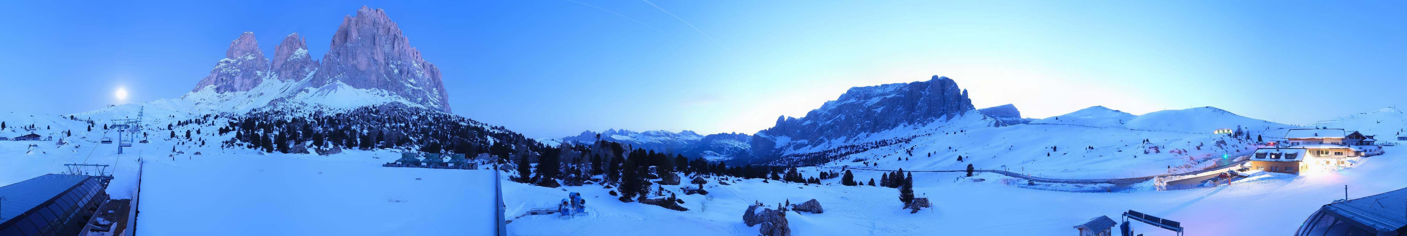 Archived image Webcam Sasso Levante chairlift, valley station