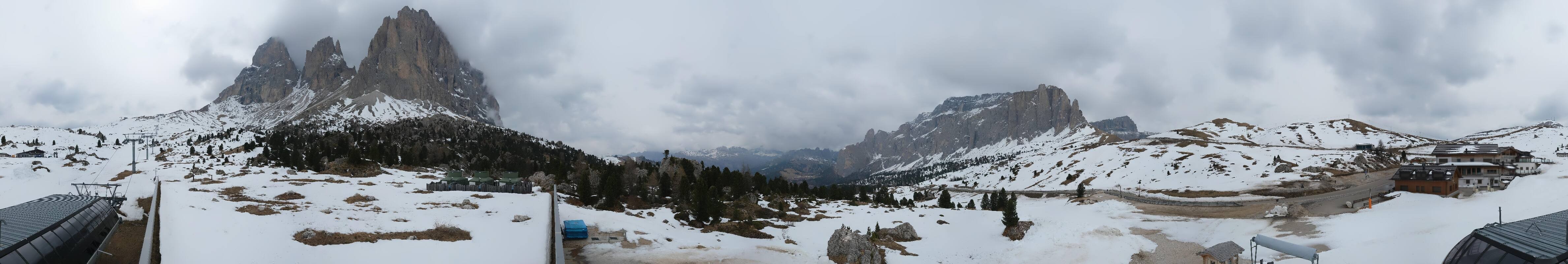 Archived image Webcam Sasso Levante chairlift, valley station