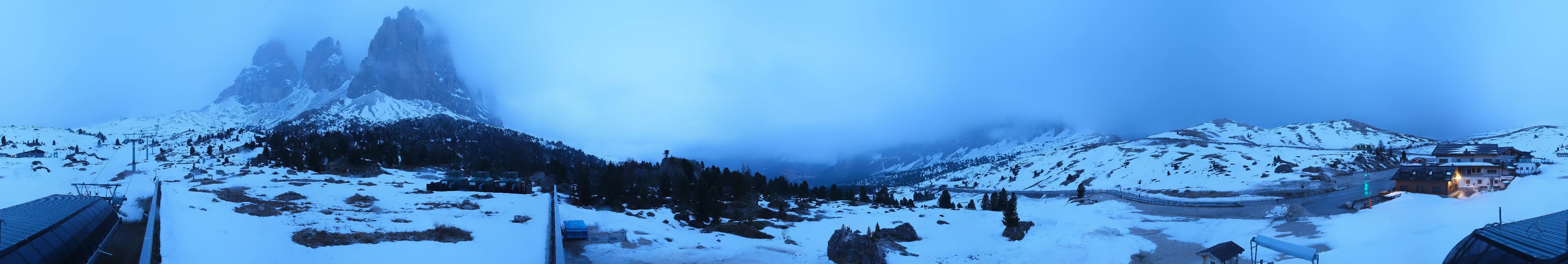 Archived image Webcam Sasso Levante chairlift, valley station