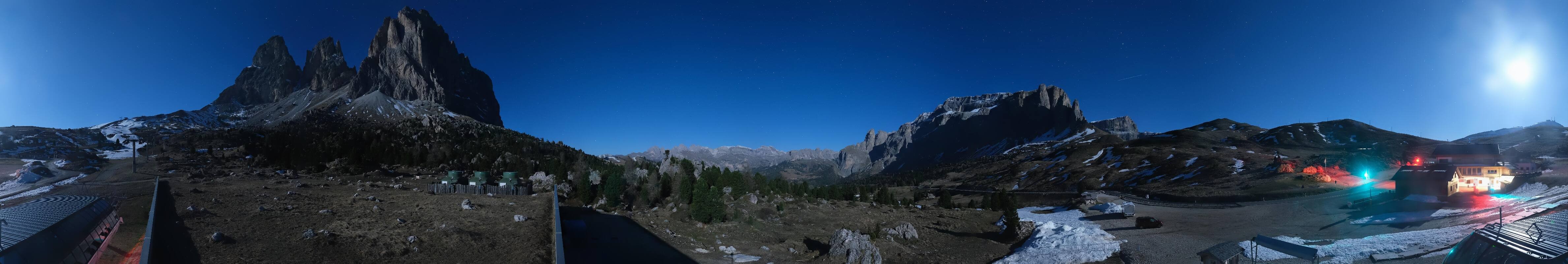 Archived image Webcam Sasso Levante chairlift, valley station