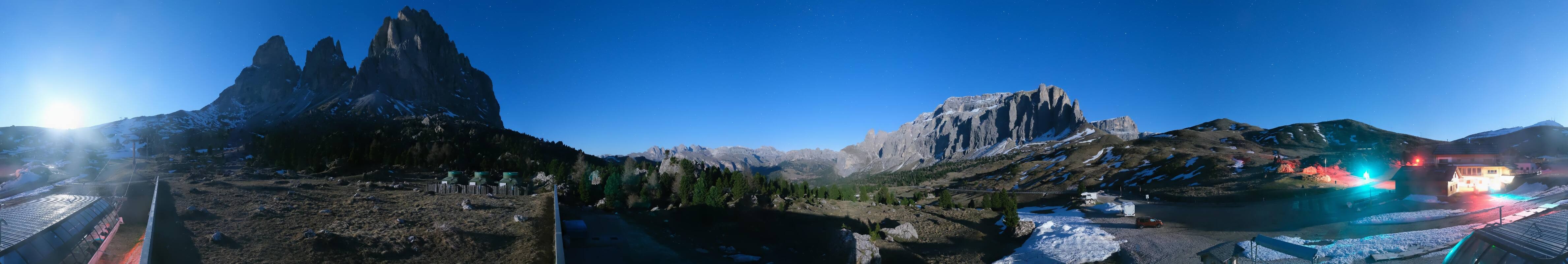 Archived image Webcam Sasso Levante chairlift, valley station