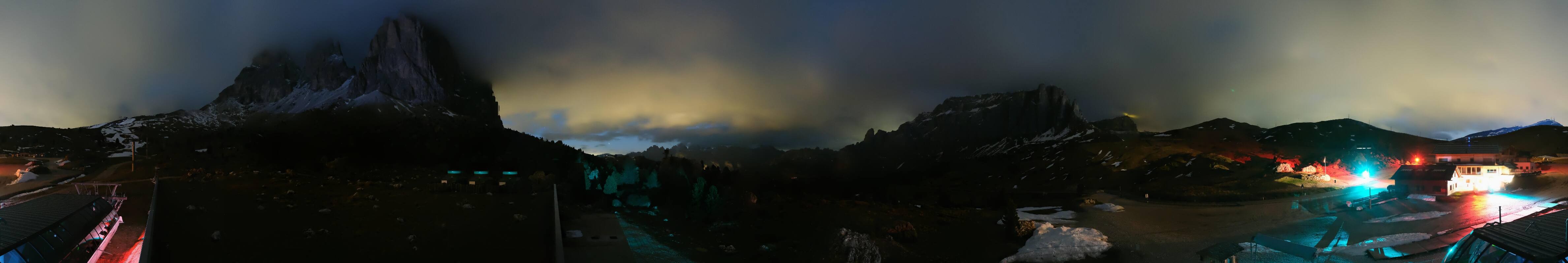Archived image Webcam Sasso Levante chairlift, valley station