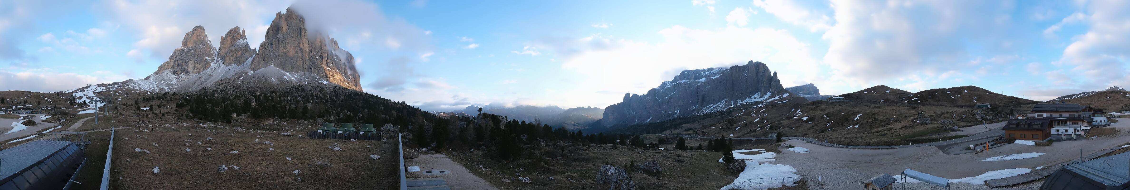 Archived image Webcam Sasso Levante chairlift, valley station