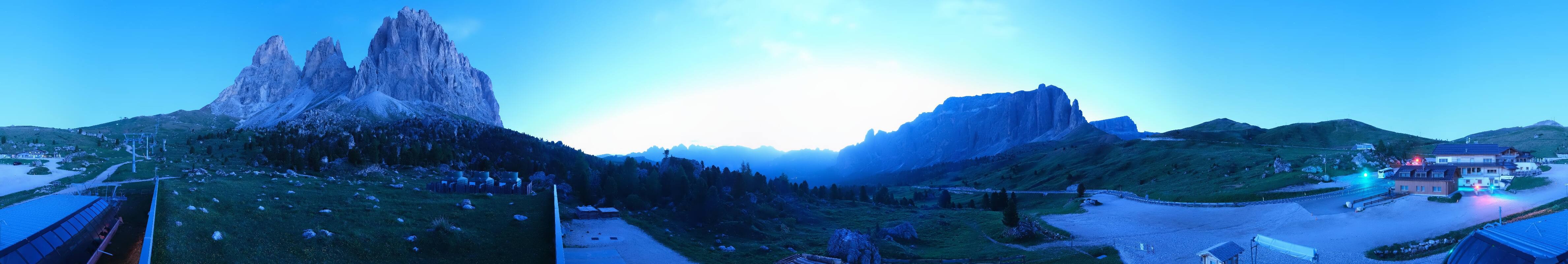 Archived image Webcam Sasso Levante chairlift, valley station