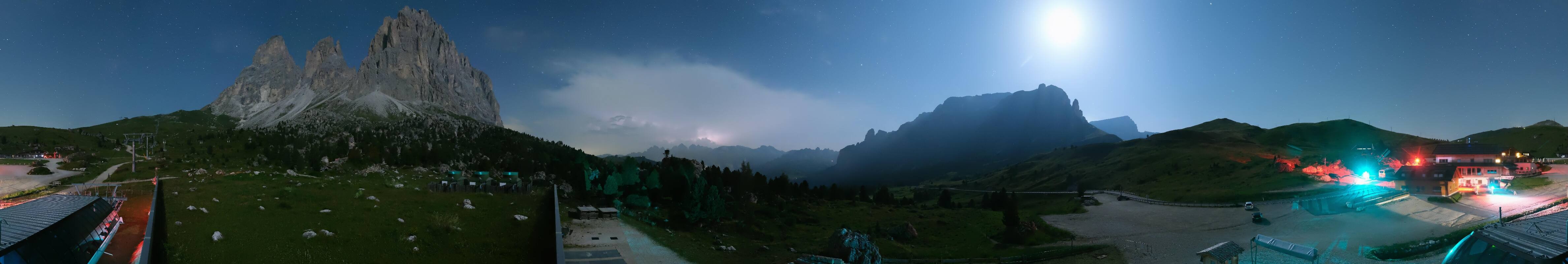 Archived image Webcam Sasso Levante chairlift, valley station