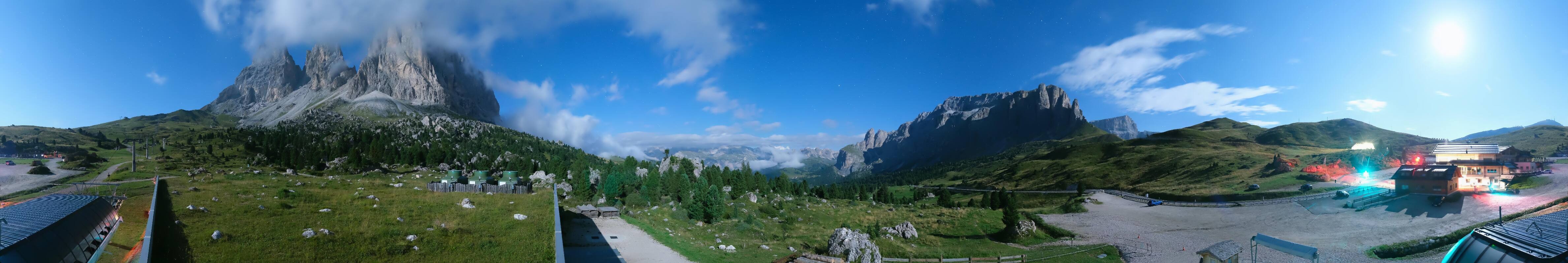 Archived image Webcam Sasso Levante chairlift, valley station