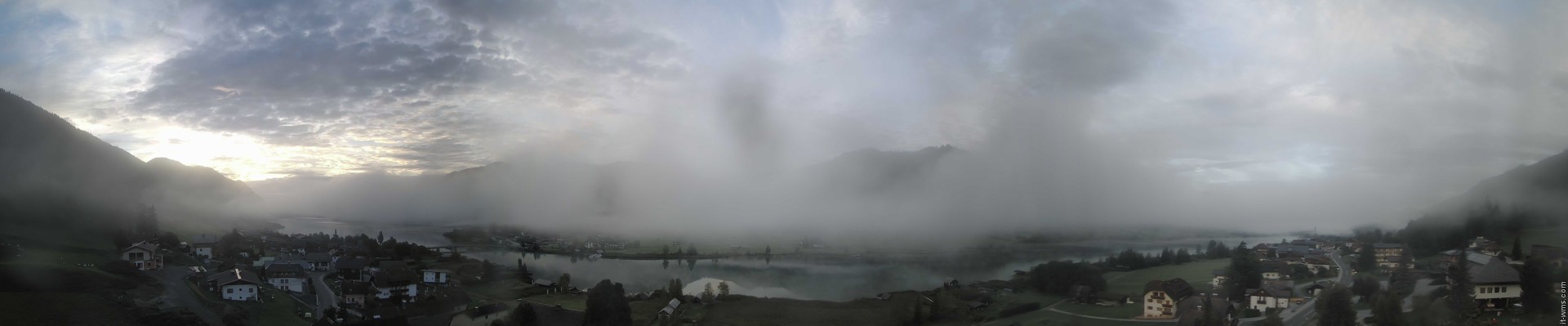 Archived image Webcam Weißensee lake (north of Hermagor)