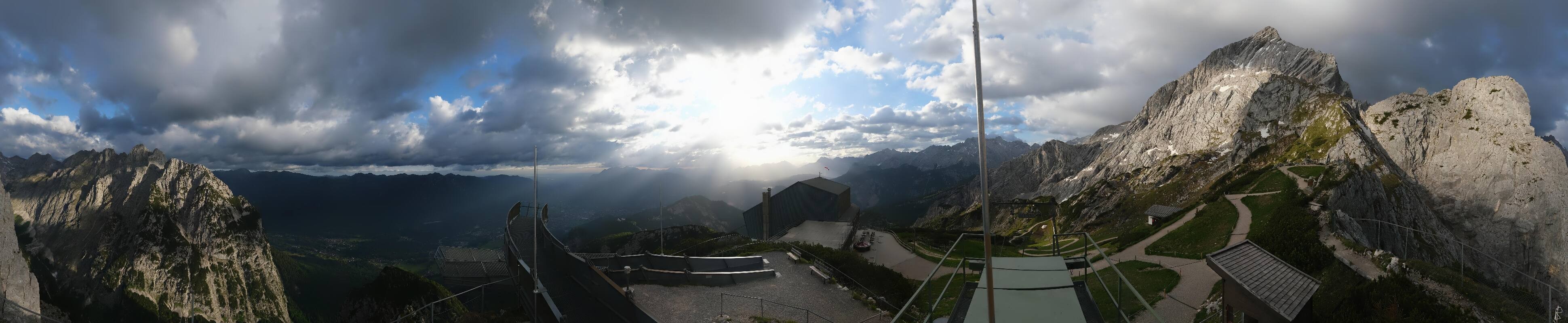Archiv Foto Webcam Garmisch: Ausblick am Osterfelderkopf