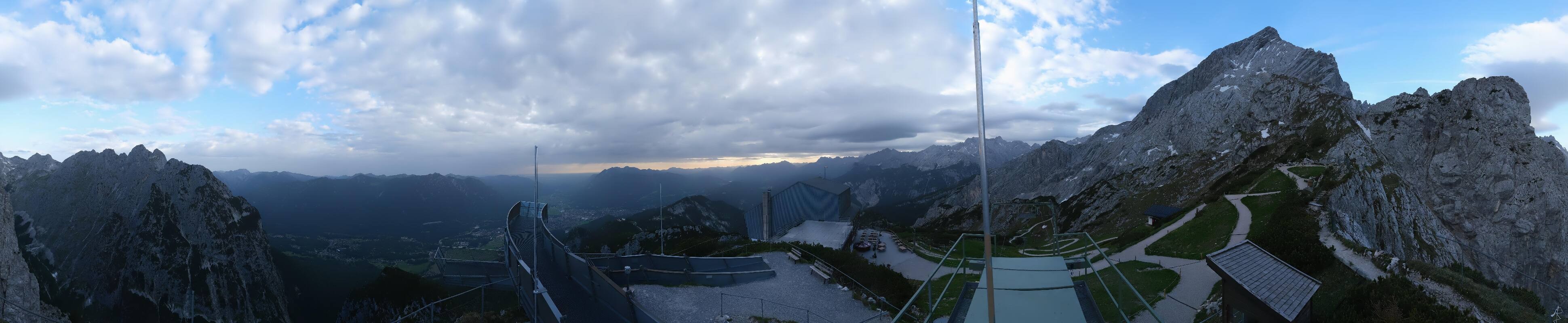 Archiv Foto Webcam Garmisch: Ausblick am Osterfelderkopf