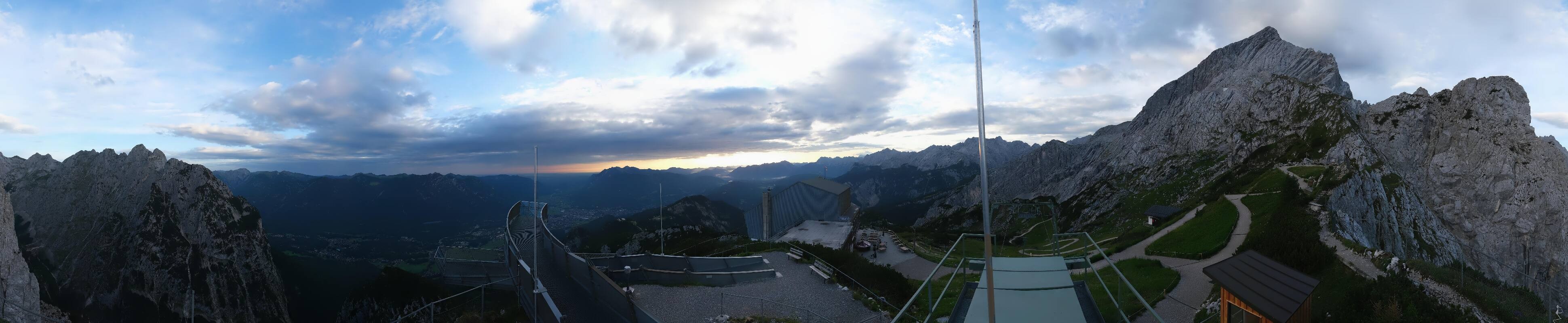 Archiv Foto Webcam Garmisch: Ausblick am Osterfelderkopf