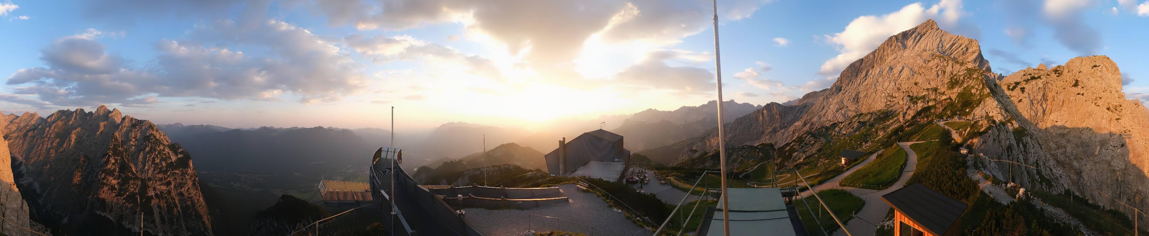 Archiv Foto Webcam Garmisch: Ausblick am Osterfelderkopf