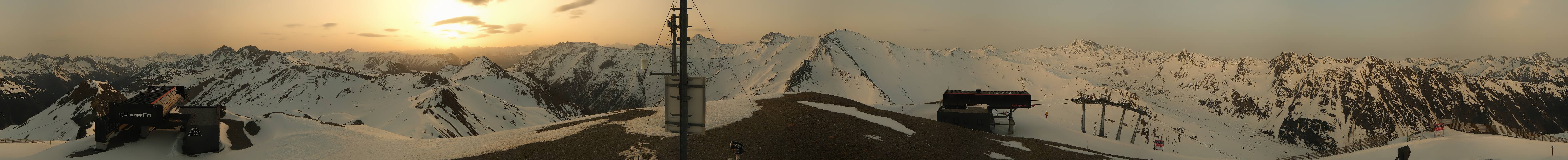 Archived image Webcam On the Summit of Palinkopf