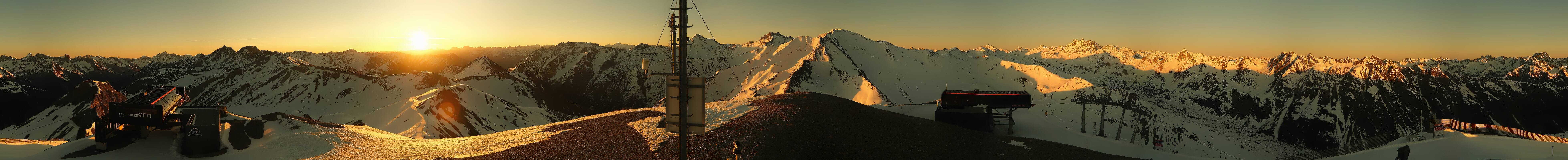Archived image Webcam On the Summit of Palinkopf