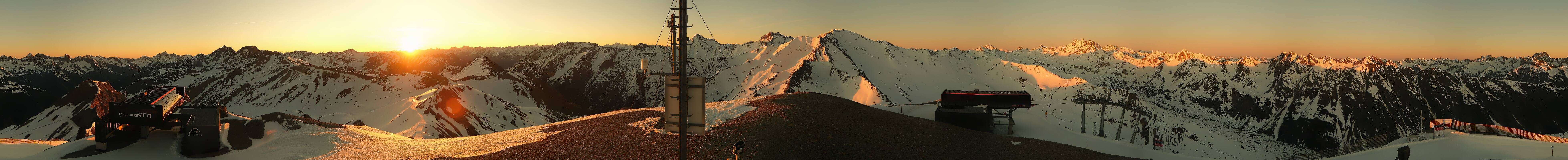 Archived image Webcam On the Summit of Palinkopf