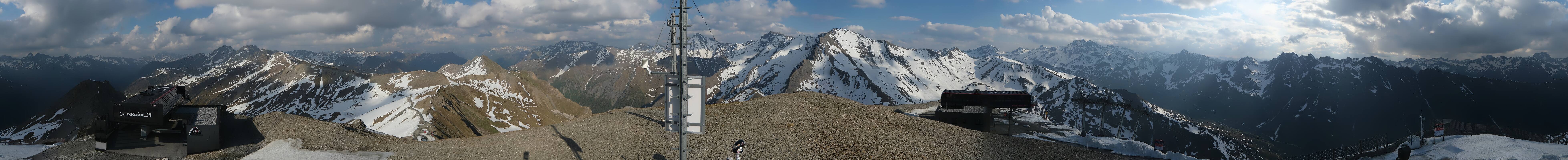 Archived image Webcam On the Summit of Palinkopf