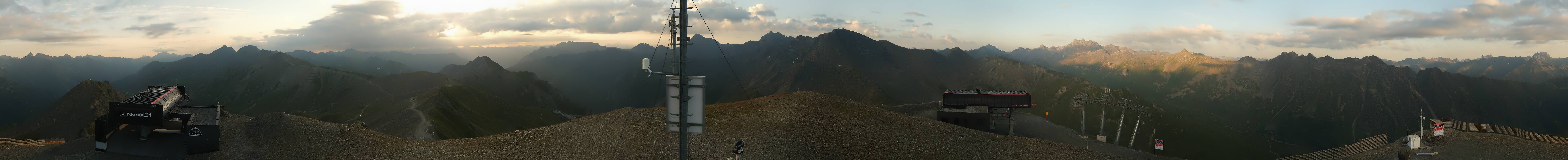 Archived image Webcam On the Summit of Palinkopf