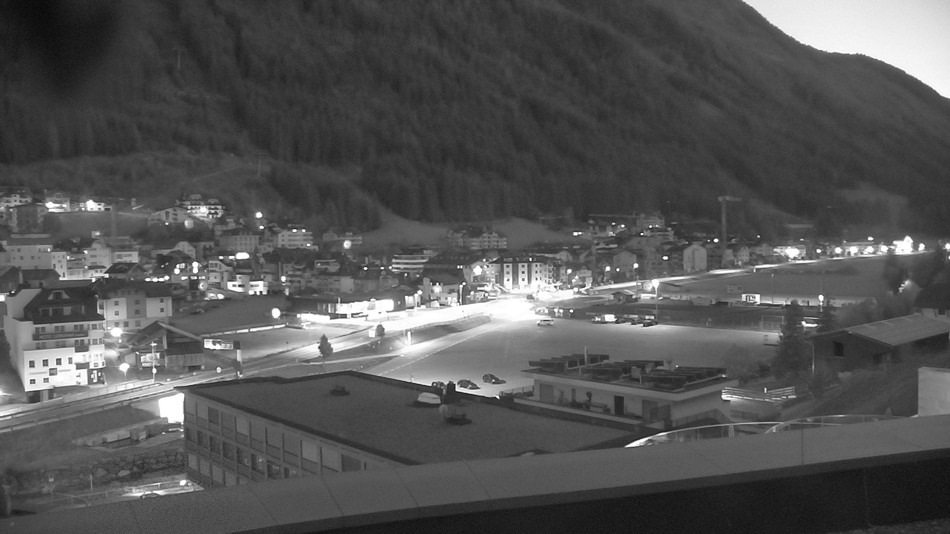 Archiv Foto Webcam Zentrum von Ischgl