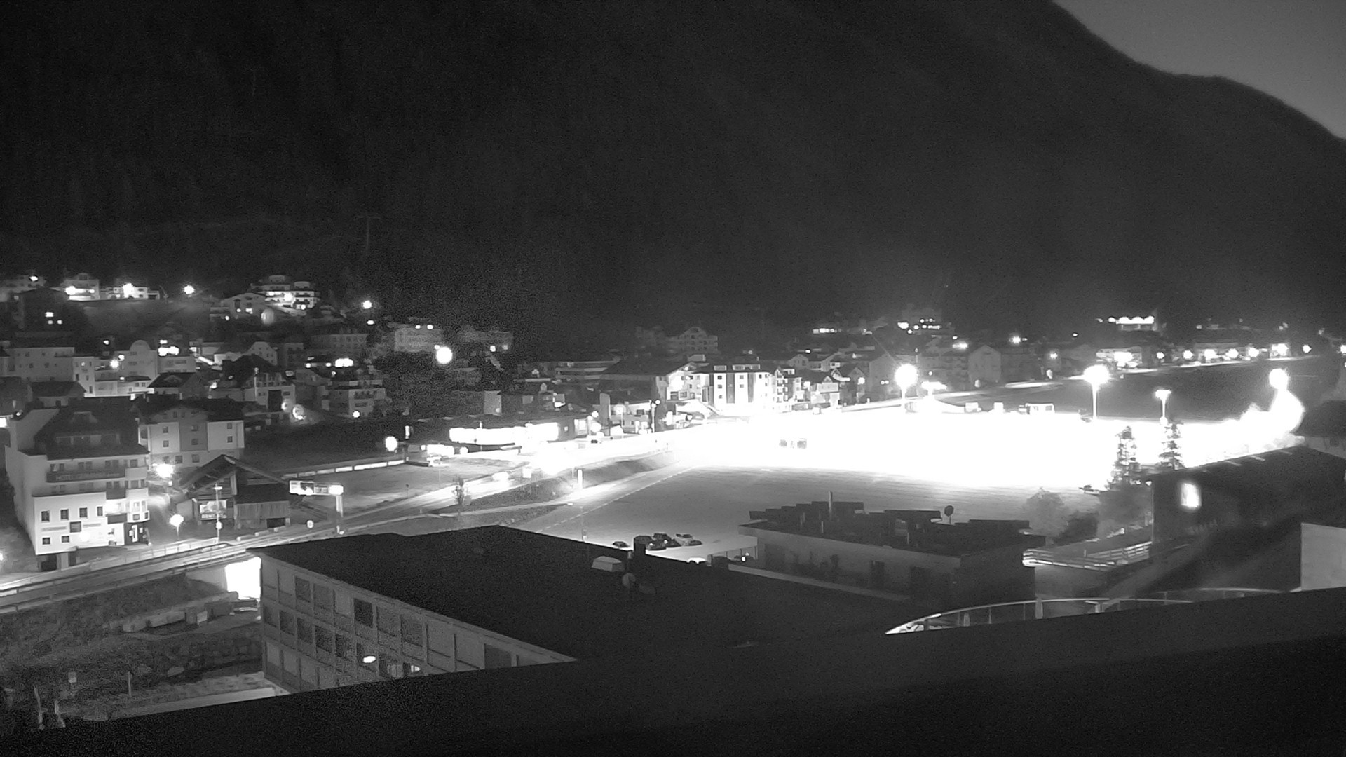 Archiv Foto Webcam Zentrum von Ischgl