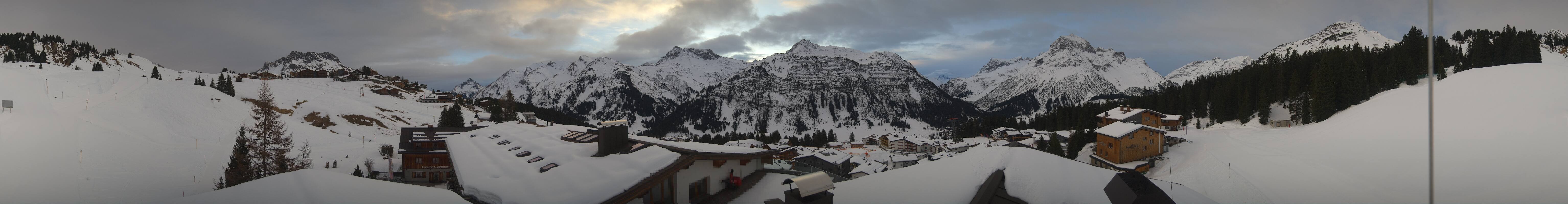 Archiv Foto Webcam Panorama Oberlech - Hotel Goldener Berg