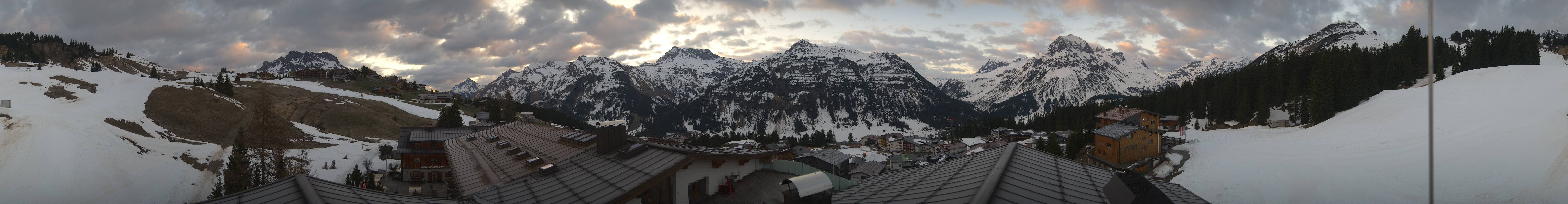 Archiv Foto Webcam Panorama Oberlech - Hotel Goldener Berg