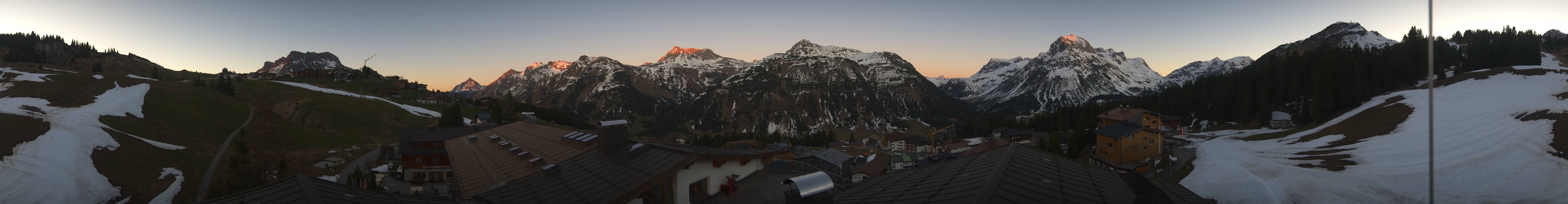 Archiv Foto Webcam Panorama Oberlech - Hotel Goldener Berg
