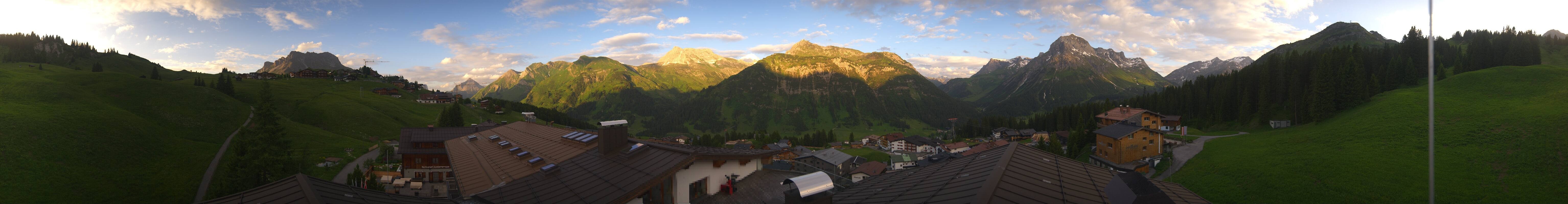 Archiv Foto Webcam Panorama Oberlech - Hotel Goldener Berg