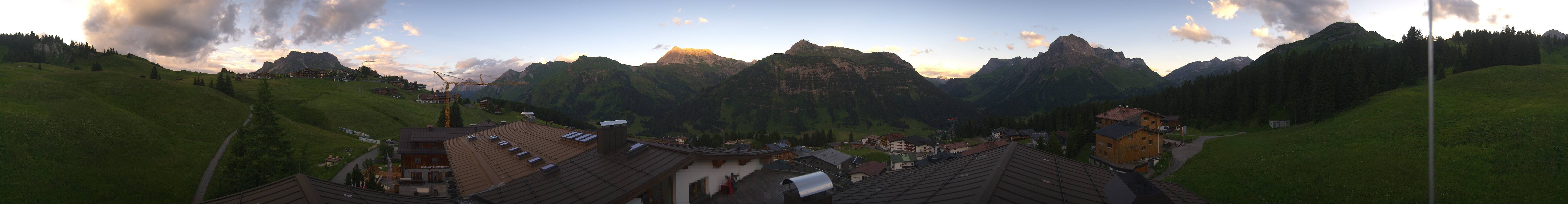 Archiv Foto Webcam Panorama Oberlech - Hotel Goldener Berg