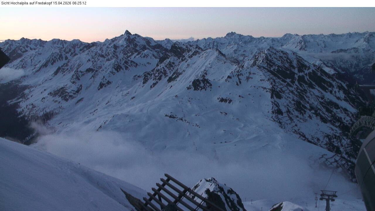 Archived image Webcam Hochalpila Gondola 