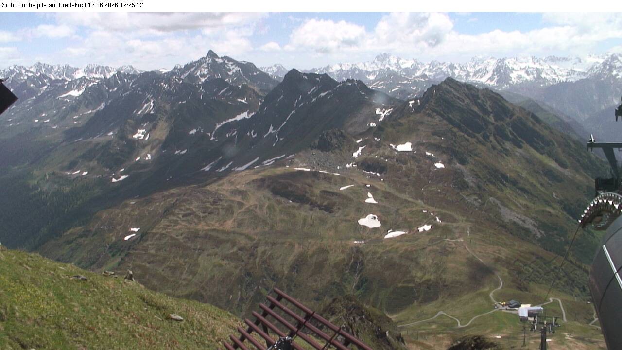 Archived image Webcam Hochalpila Gondola 