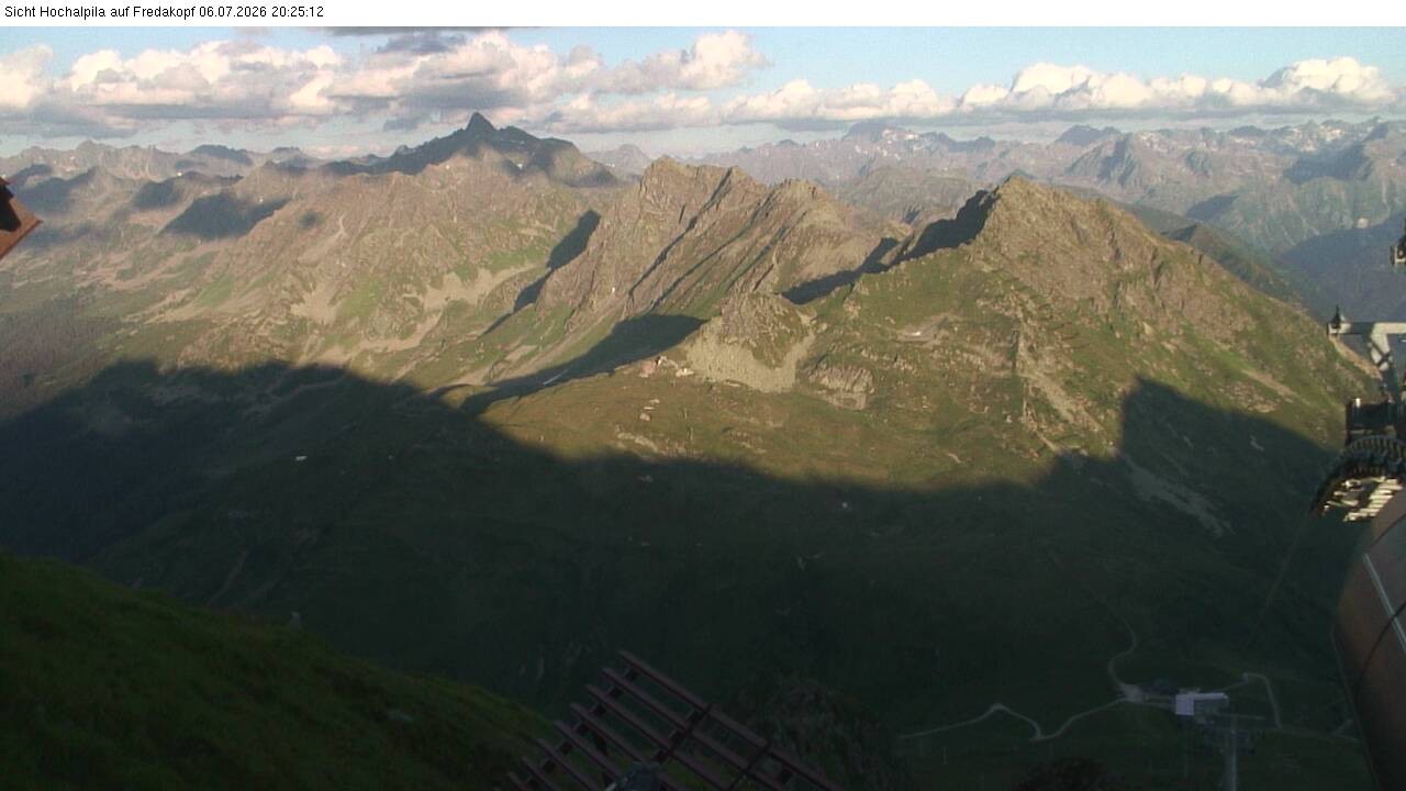 Archived image Webcam Hochalpila Gondola 