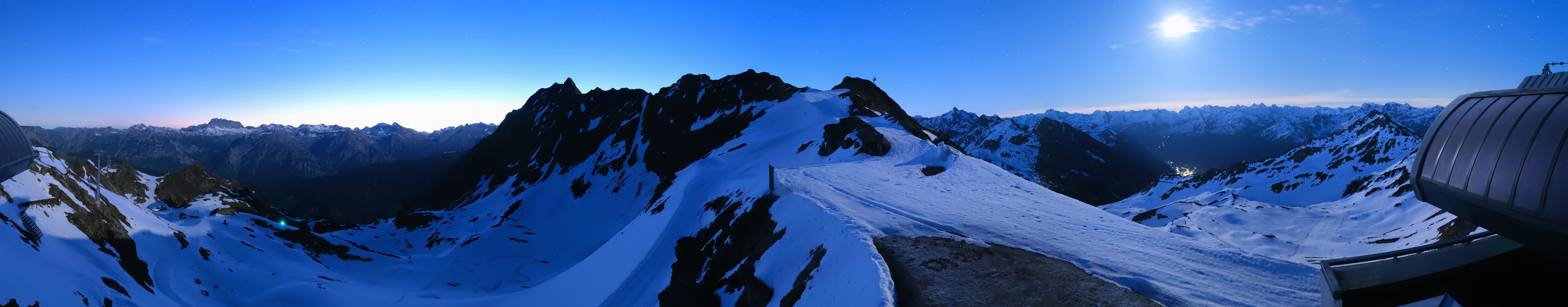 Archived image Webcam Panorama Gondola - Silvretta Montafon