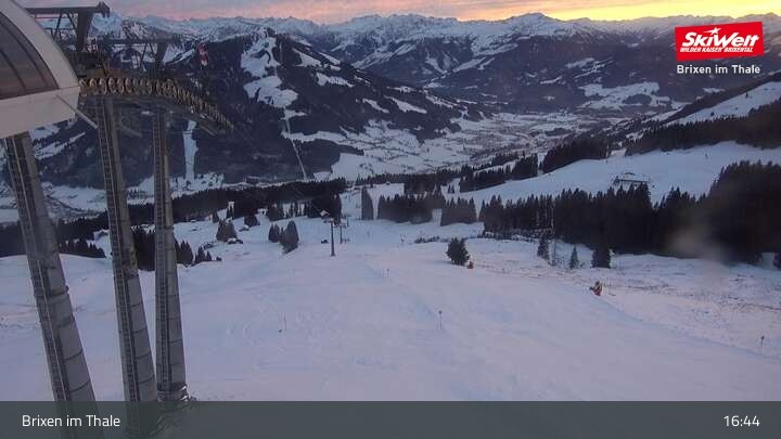 Archiv Foto Webcam Bergstation Jochbahn, Brixen im Thale