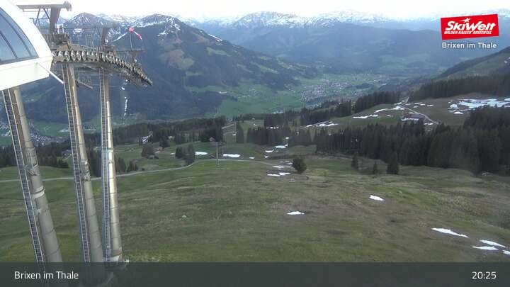 Archived image Webcam Top station Jochbahn, Brixen im Thale
