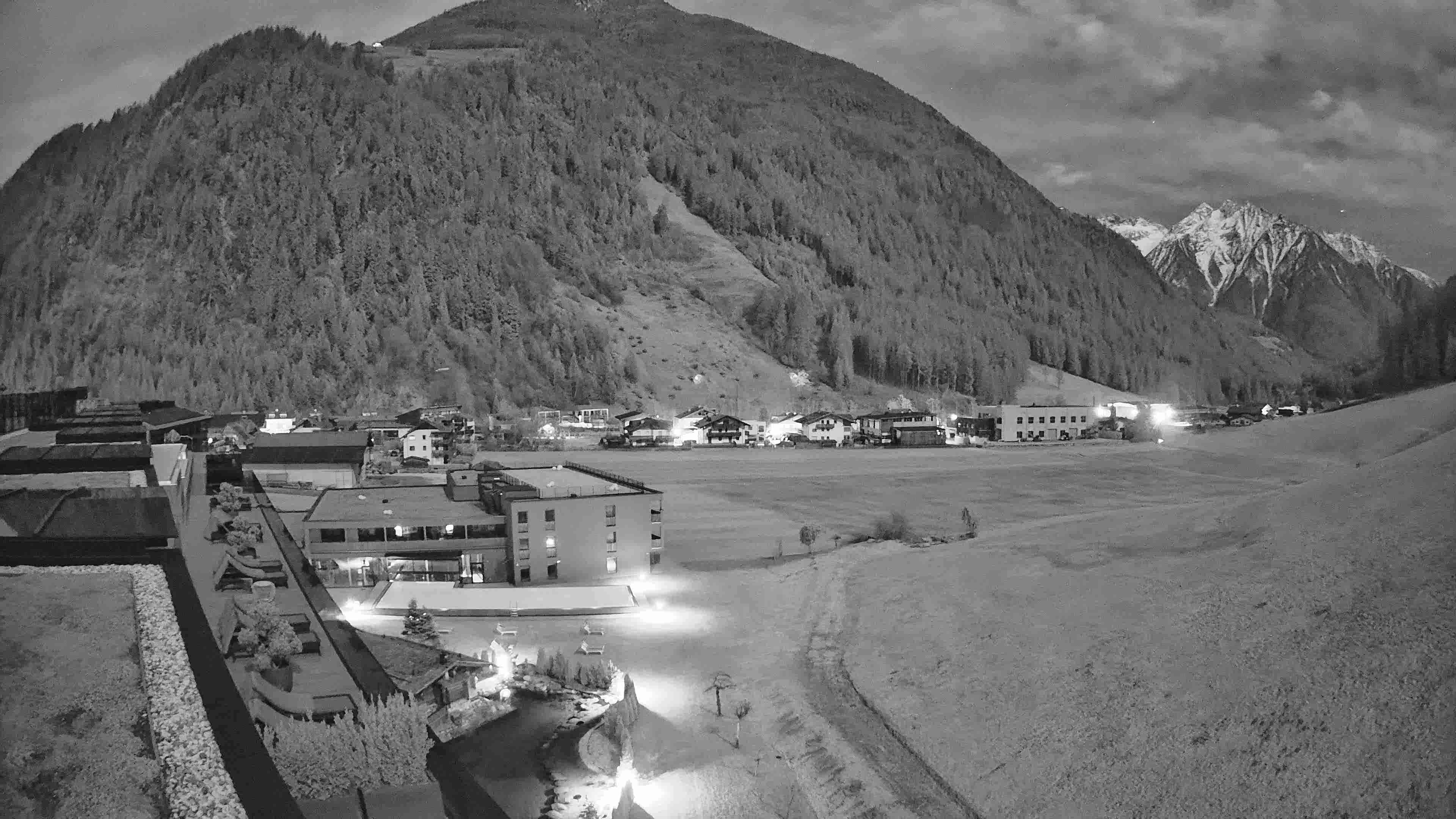 Archiv Foto Webcam Hotel Schwarzenstein/ Tauferer Ahrntal