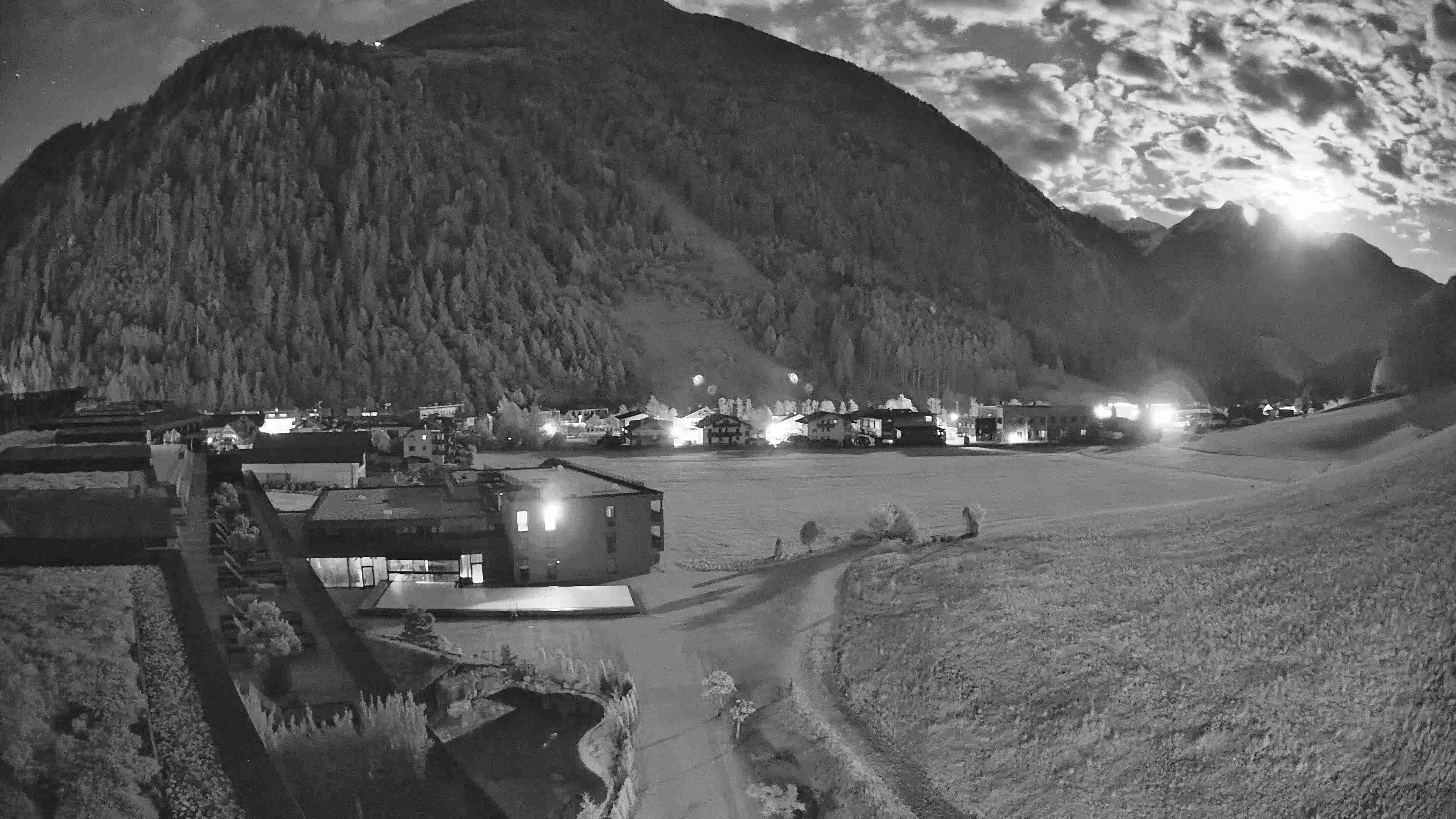 Archiv Foto Webcam Hotel Schwarzenstein/ Tauferer Ahrntal