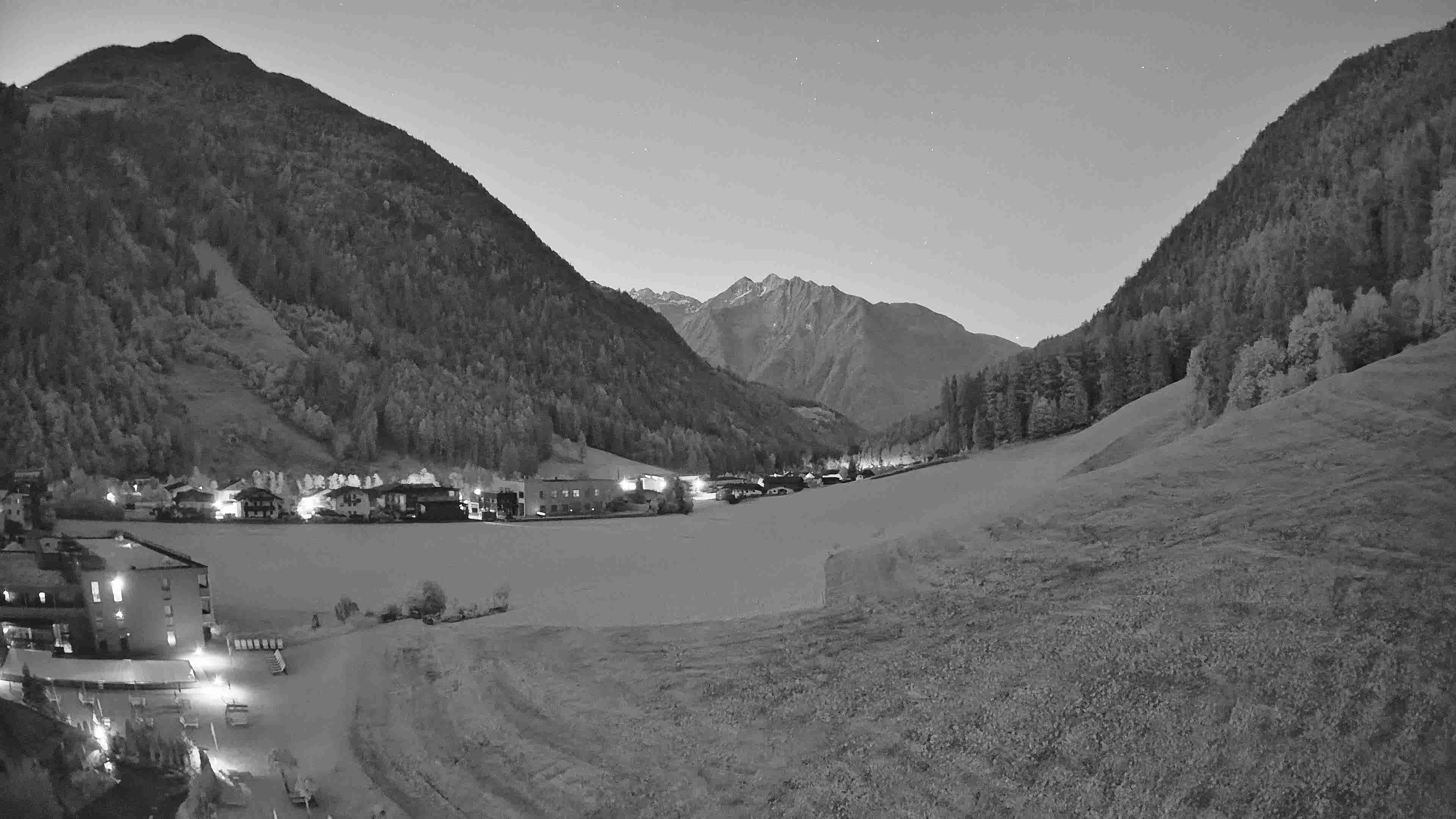Archiv Foto Webcam Hotel Schwarzenstein/ Tauferer Ahrntal