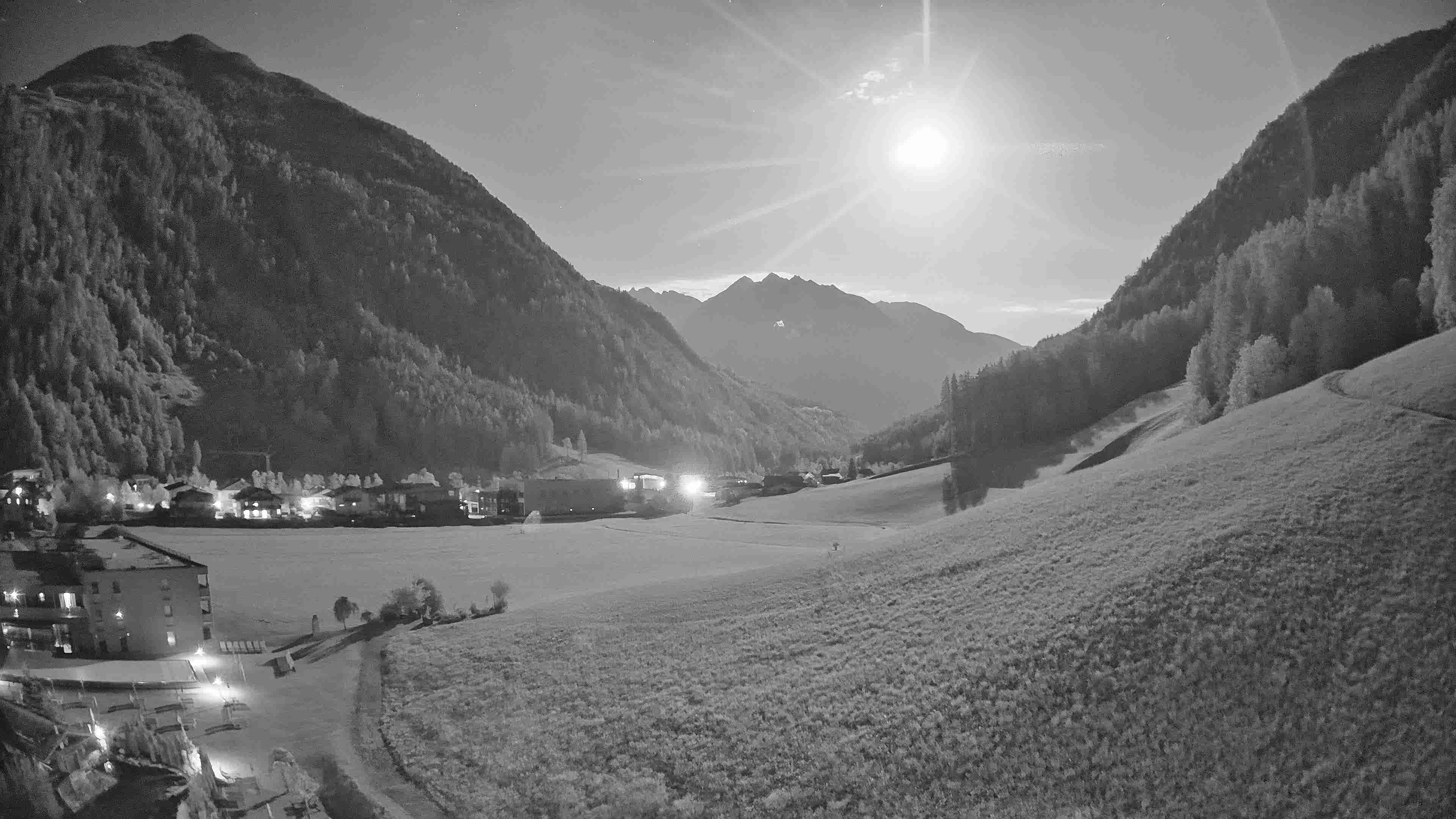 Archiv Foto Webcam Hotel Schwarzenstein/ Tauferer Ahrntal
