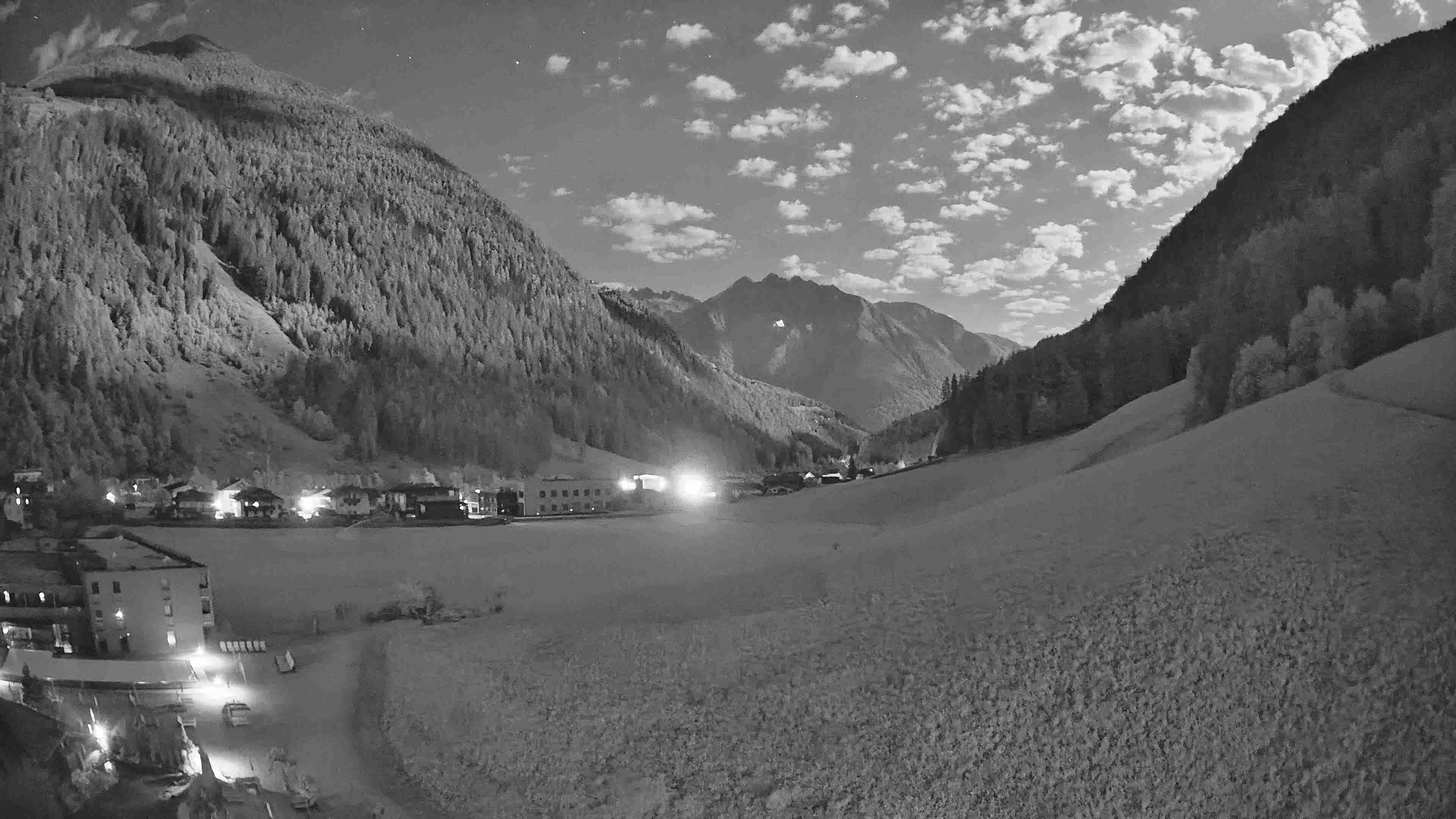 Archiv Foto Webcam Hotel Schwarzenstein/ Tauferer Ahrntal