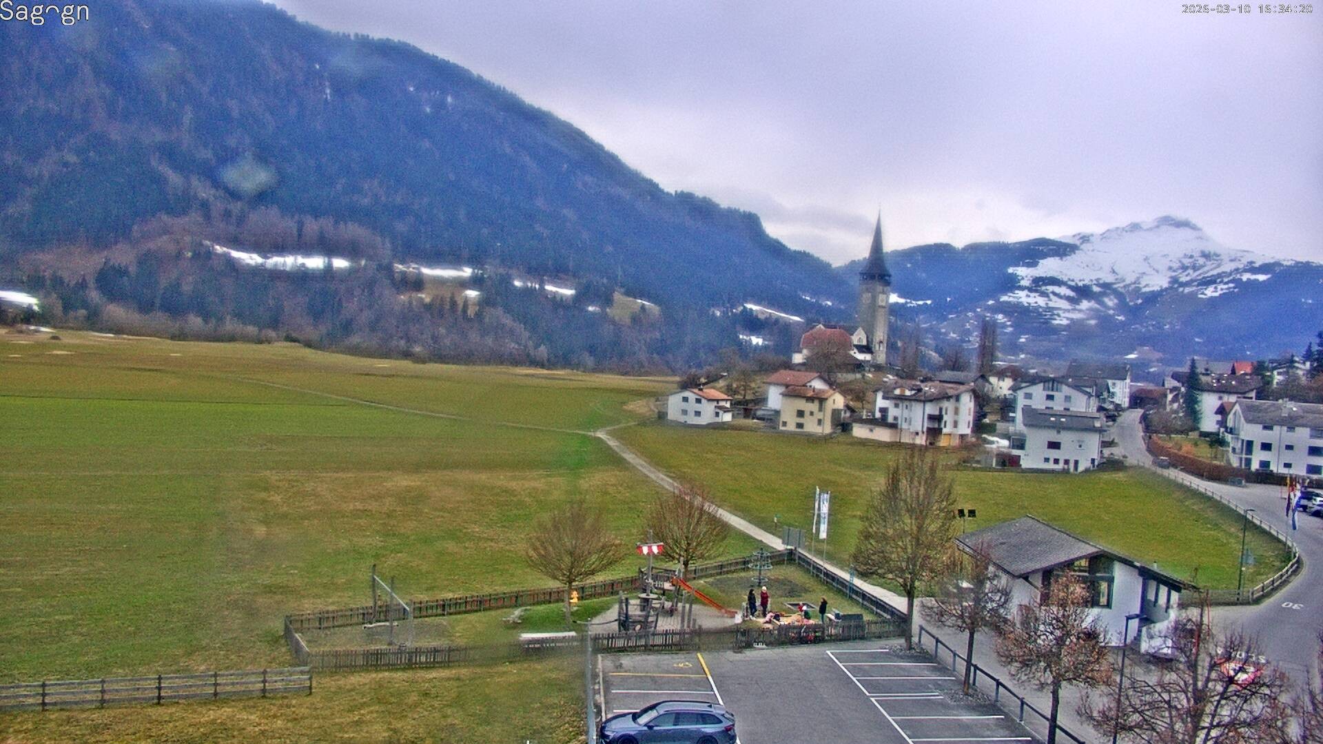 Archived image Webcam Sagogn next to Flims
