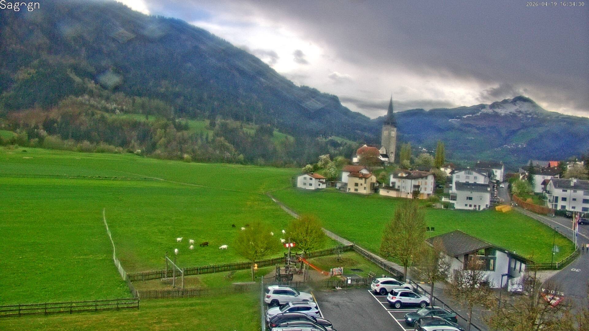 Archived image Webcam Sagogn next to Flims