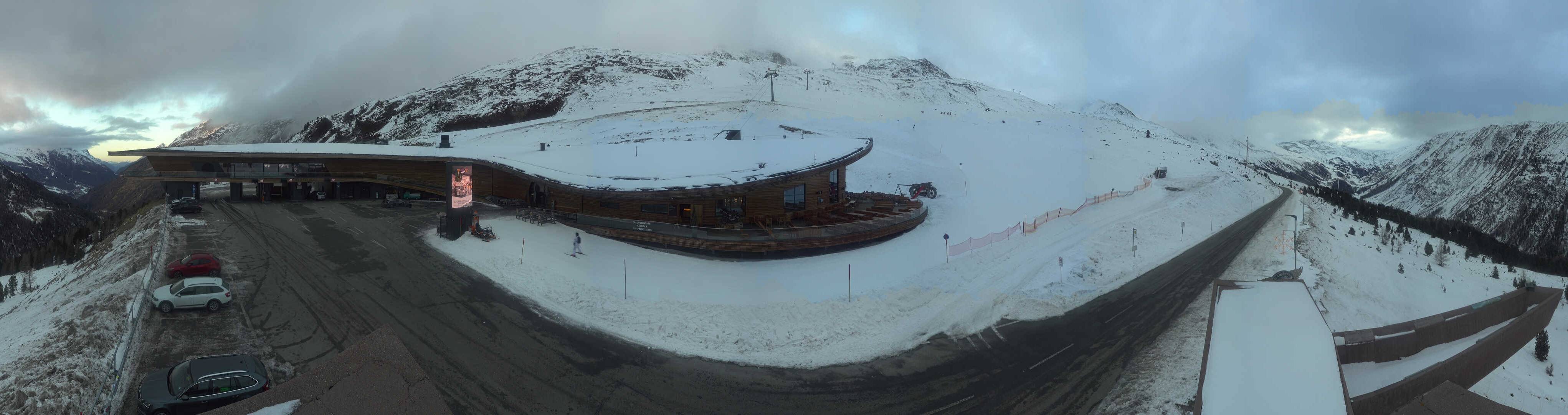 Archiv Foto Webcam Timmelsjoch: Mautstation Top Mountain Crosspoint