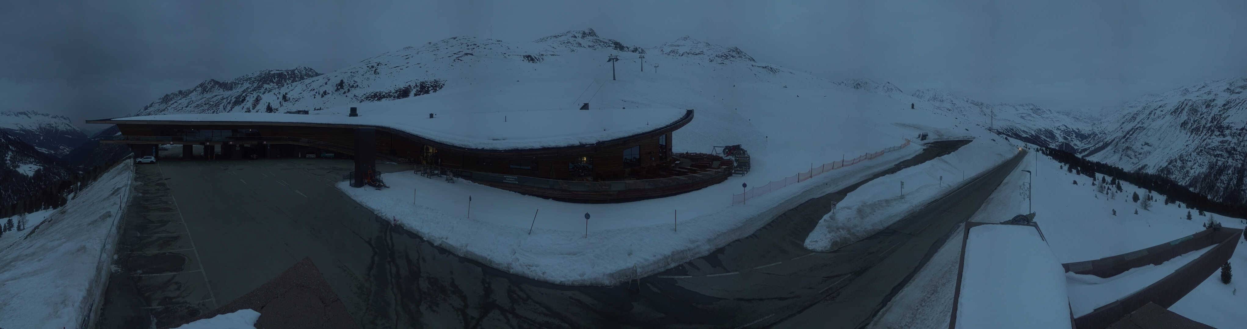 Archiv Foto Webcam Timmelsjoch: Mautstation Top Mountain Crosspoint