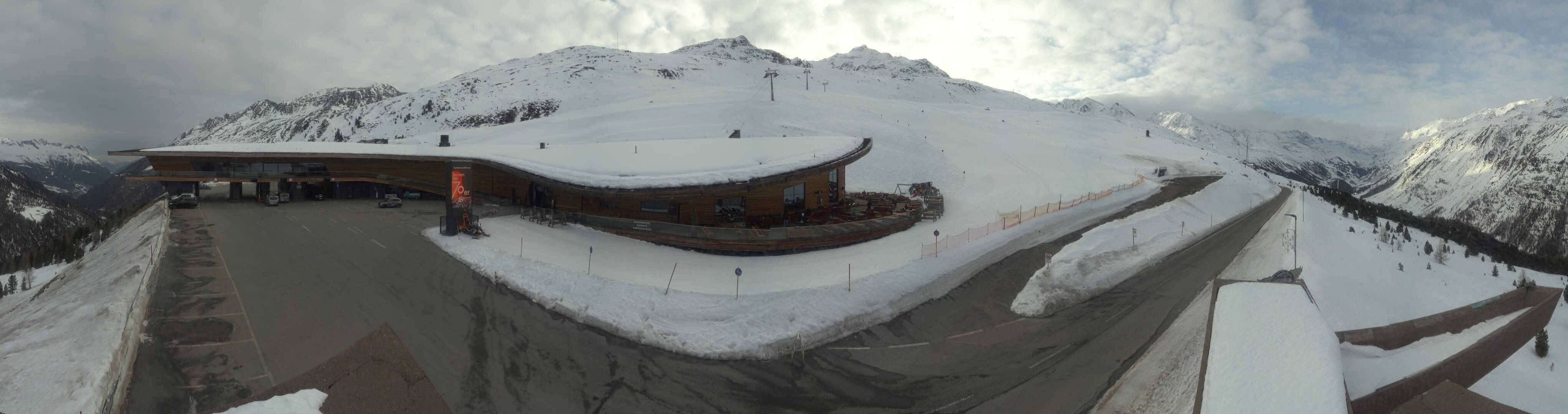 Archiv Foto Webcam Timmelsjoch: Mautstation Top Mountain Crosspoint