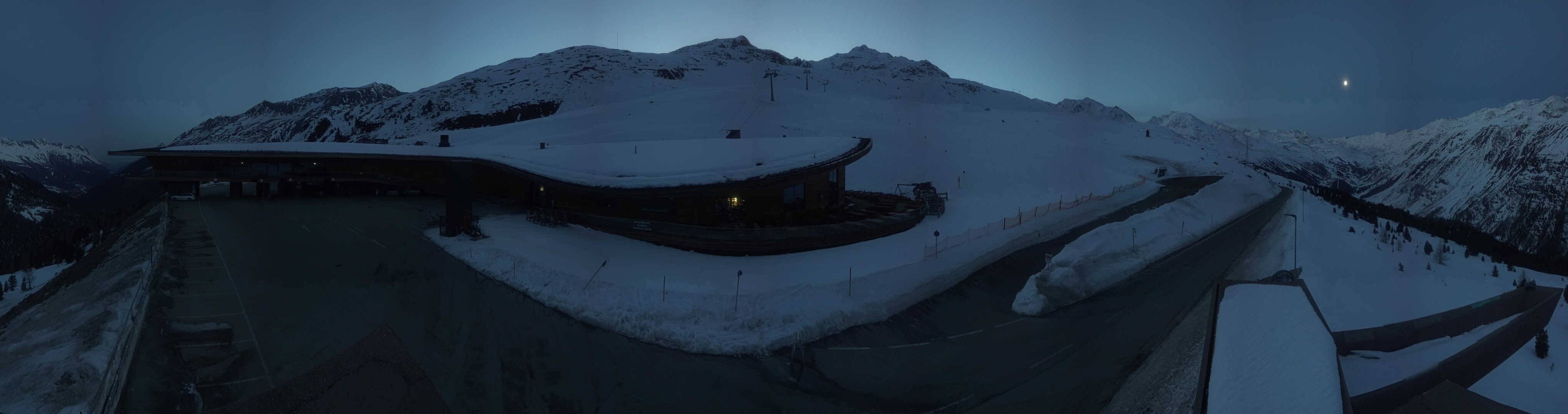 Archiv Foto Webcam Timmelsjoch: Mautstation Top Mountain Crosspoint