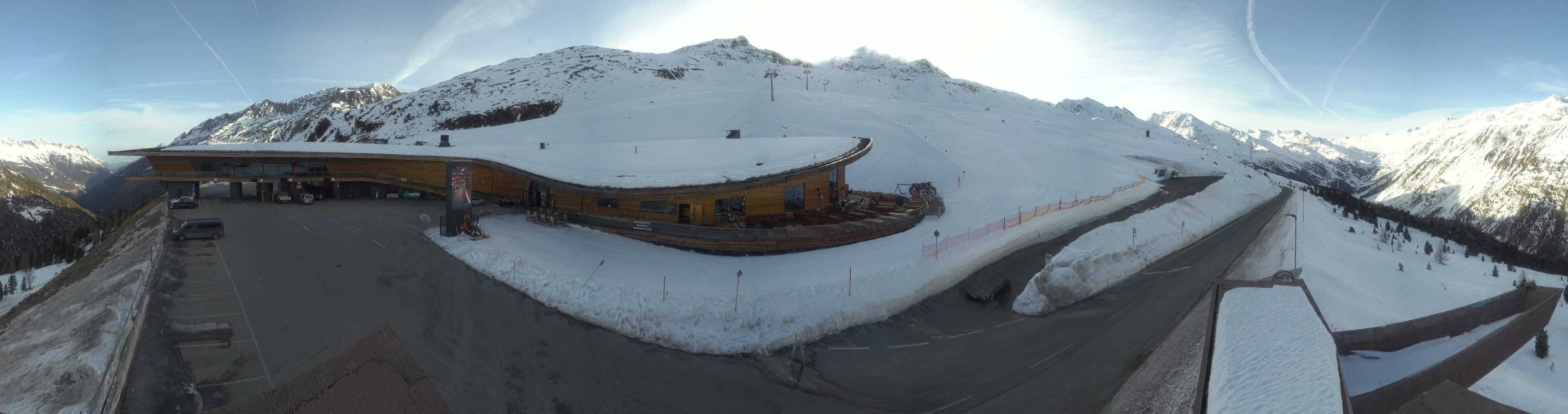 Archiv Foto Webcam Timmelsjoch: Mautstation Top Mountain Crosspoint