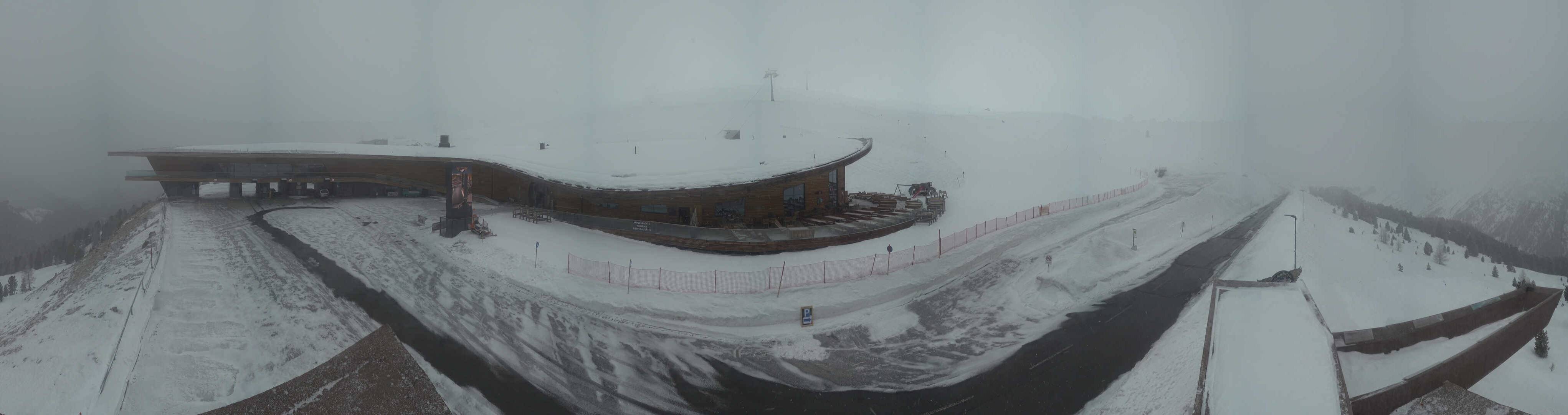 Archiv Foto Webcam Timmelsjoch: Mautstation Top Mountain Crosspoint