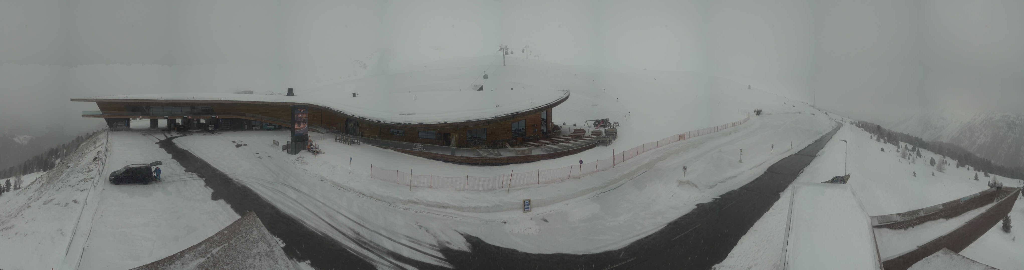 Archiv Foto Webcam Timmelsjoch: Mautstation Top Mountain Crosspoint